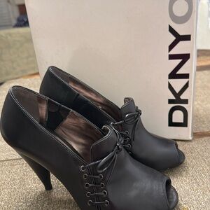 Barely worn once or twice. Women’s shoes EU size 37.5  equal to US size 7